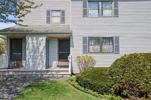 3 Rolling, Lenox, MA 01240 - Photo 2