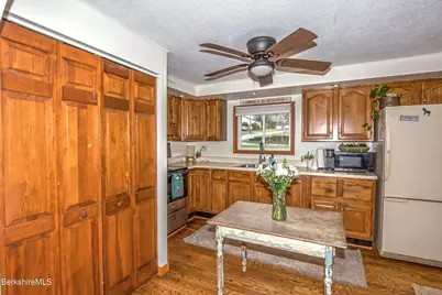 32 Lakeview St, Pittsfield, MA 01201 - Photo 16