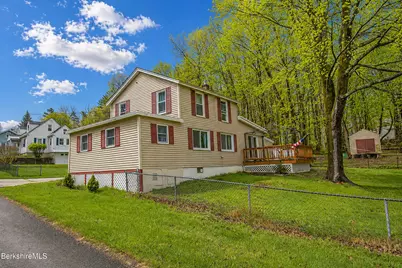 32 Lakeview St, Pittsfield, MA 01201 - Photo 4