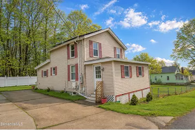 32 Lakeview St, Pittsfield, MA 01201 - Photo 2