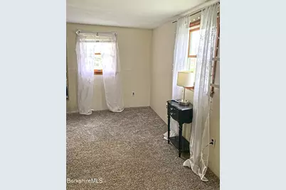 32 Lakeview St, Pittsfield, MA 01201 - Photo 40