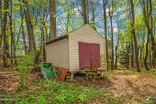 32 Lakeview St, Pittsfield, MA 01201 - Photo 42