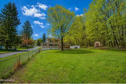32 Lakeview St, Pittsfield, MA 01201 - Photo 12
