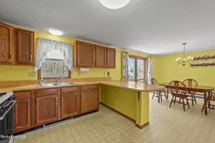 9 Donovan St, Pittsfield, MA 01201 - Photo 6