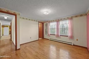 9 Donovan St, Pittsfield, MA 01201 - Photo 16