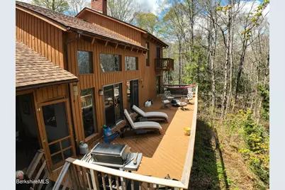 121 Hiawatha Rd, Becket, MA 01223 - Photo 10