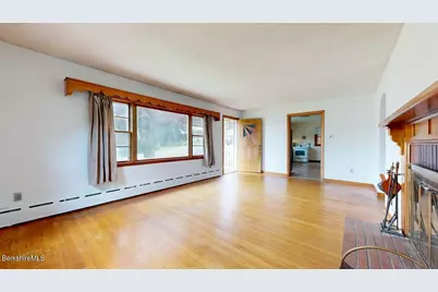 16 Anthony St, Adams, MA 01220 - Photo 8