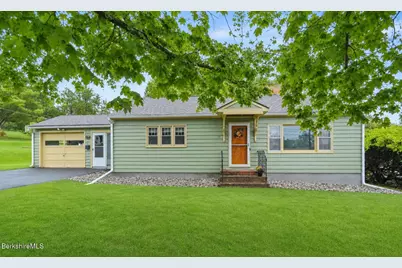 16 Anthony St, Adams, MA 01220 - Photo 2