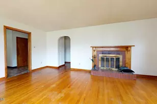 16 Anthony St, Adams, MA 01220 - Photo 12