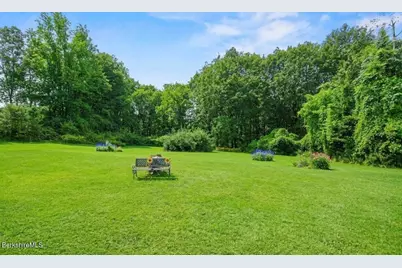 16 Anthony St, Adams, MA 01220 - Photo 2