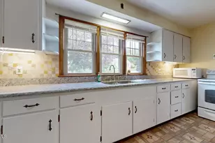 16 Anthony St, Adams, MA 01220 - Photo 8