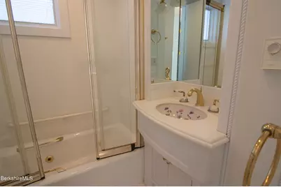 10 Mahkeenac Shores Rd, Stockbridge, MA 01262 - Photo 20