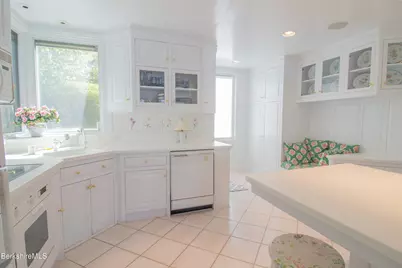 10 Mahkeenac Shores Rd, Stockbridge, MA 01262 - Photo 14