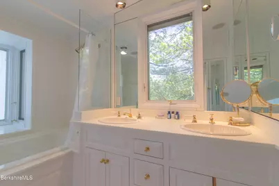 10 Mahkeenac Shores Rd, Stockbridge, MA 01262 - Photo 36