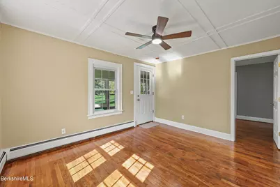 276 Pecks Rd, Pittsfield, MA 01201 - Photo 8