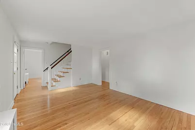 194 Eleanor Rd, Pittsfield, MA 01201 - Photo 6