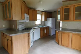 3 Lakewood Cir, Pittsfield, MA 01201 - Photo 8