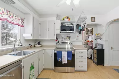 53 Edison Ave, Pittsfield, MA 01201 - Photo 16