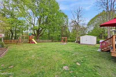 60 Willow St, Adams, MA 01220 - Photo 24