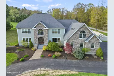63 Blythewood Dr, Pittsfield, MA 01201 - Photo 1