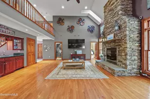63 Blythewood Dr, Pittsfield, MA 01201 - Photo 10