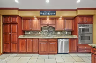 63 Blythewood Dr, Pittsfield, MA 01201 - Photo 22