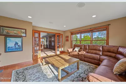 63 Blythewood Dr, Pittsfield, MA 01201 - Photo 6