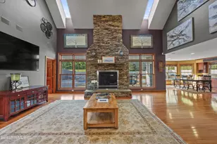 63 Blythewood Dr, Pittsfield, MA 01201 - Photo 12