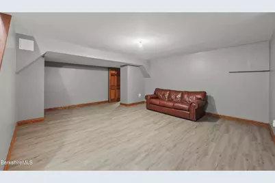 63 Blythewood Dr, Pittsfield, MA 01201 - Photo 54