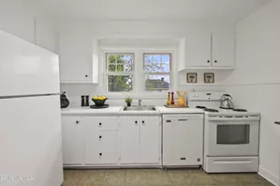 66 Wilson St, Pittsfield, MA 01201 - Photo 10