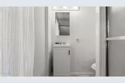 8 Mohegan St, Pittsfield, MA 01201 - Photo 18
