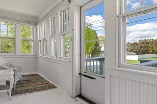 8 Mohegan St, Pittsfield, MA 01201 - Photo 4