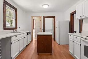8 Mohegan St, Pittsfield, MA 01201 - Photo 10