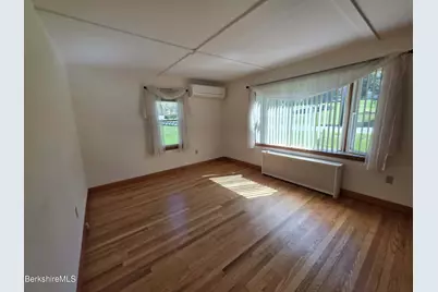 659 Pecks Rd, Pittsfield, MA 01201 - Photo 12
