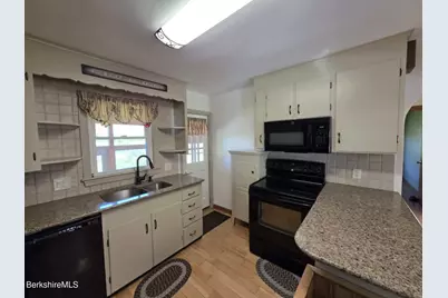659 Pecks Rd, Pittsfield, MA 01201 - Photo 6