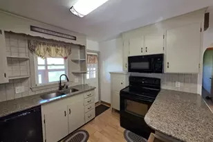 659 Pecks Rd, Pittsfield, MA 01201 - Photo 6