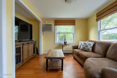 15 Sunrise St, Lanesborough, MA 01237 - Photo 8
