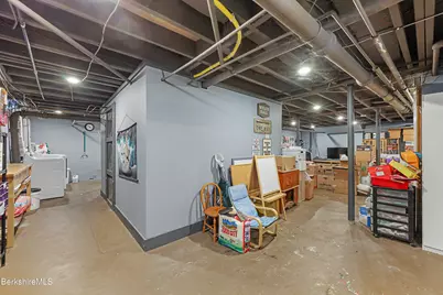 15 Kenilworth St, Pittsfield, MA 01201 - Photo 46