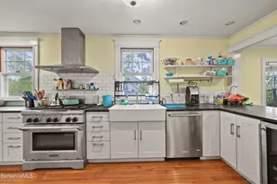 15 Kenilworth St, Pittsfield, MA 01201 - Photo 16