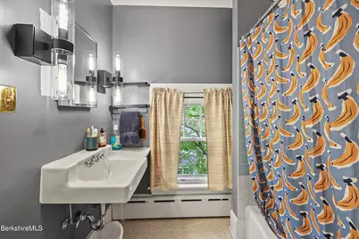15 Kenilworth St, Pittsfield, MA 01201 - Photo 46