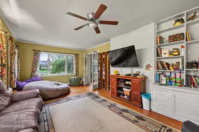 15 Kenilworth St, Pittsfield, MA 01201 - Photo 10