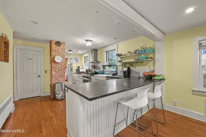 15 Kenilworth St, Pittsfield, MA 01201 - Photo 18