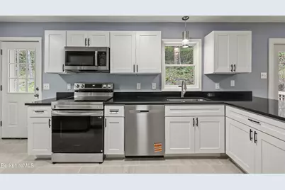 16 Spruce St, Great Barrington, MA 01230 - Photo 14