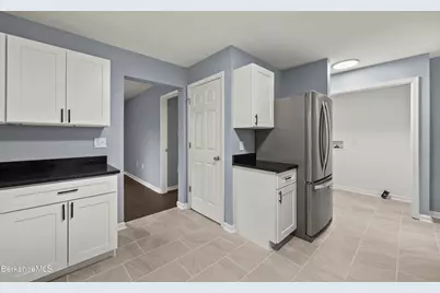 16 Spruce St, Great Barrington, MA 01230 - Photo 18