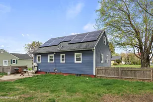 77 Imperial Ave, Pittsfield, MA 01201 - Photo 14