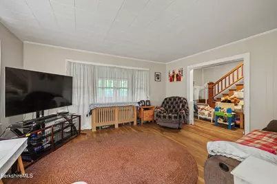 87 Livingston Ave, Pittsfield, MA 01201 - Photo 6