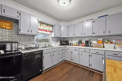 87 Livingston Ave, Pittsfield, MA 01201 - Photo 8