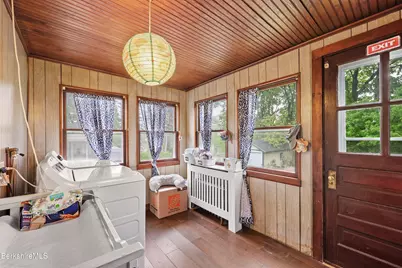 87 Livingston Ave, Pittsfield, MA 01201 - Photo 10