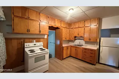 144 Pleasant St #2 up, North Adams, MA 01247 - Photo 4