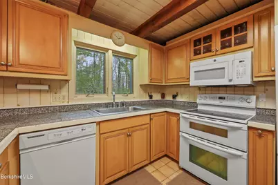 422 Bonny Rigg Hill Rd, Becket, MA 01223 - Photo 14